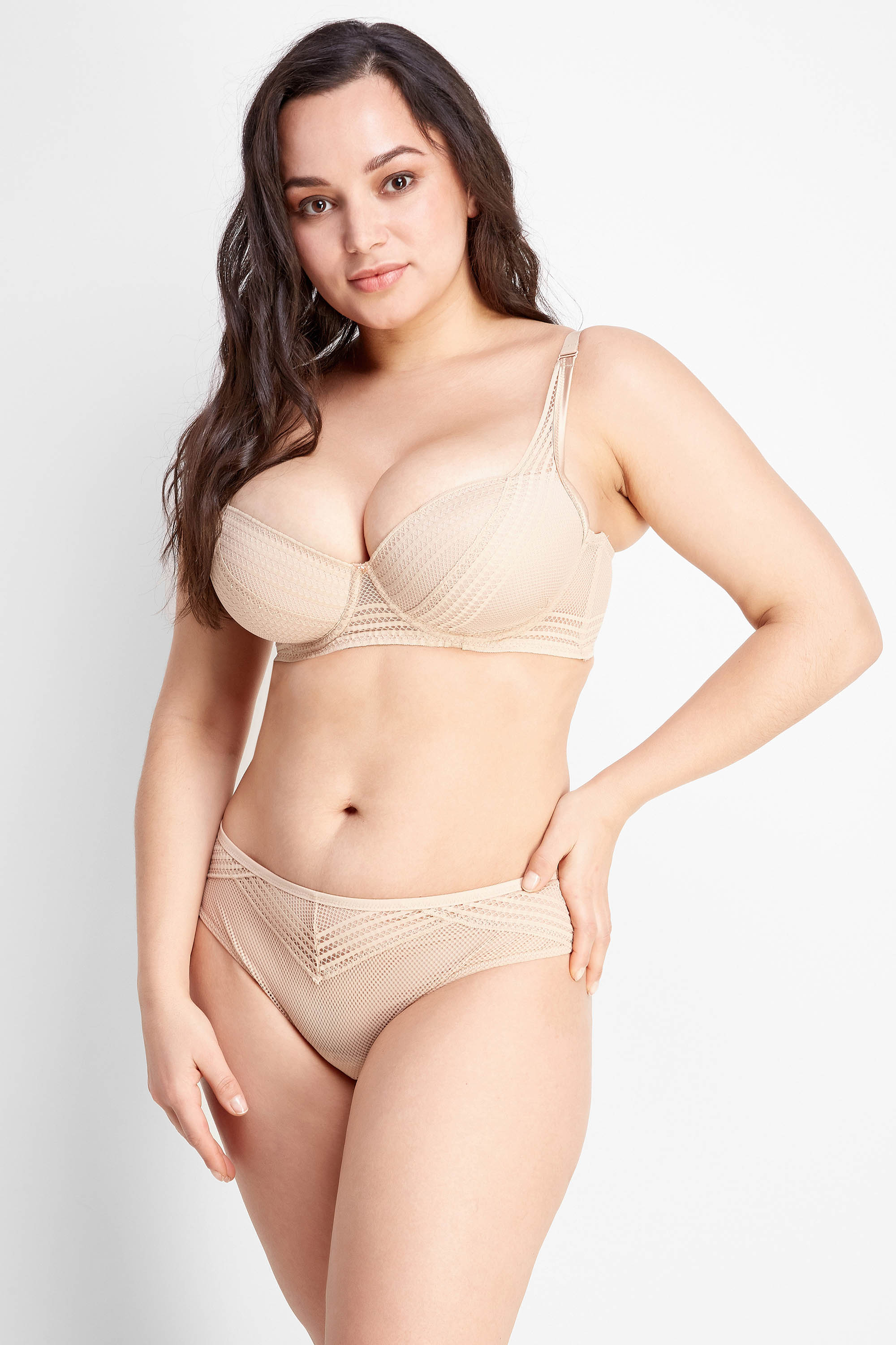 8148-24 бразиліана Anabel Arto